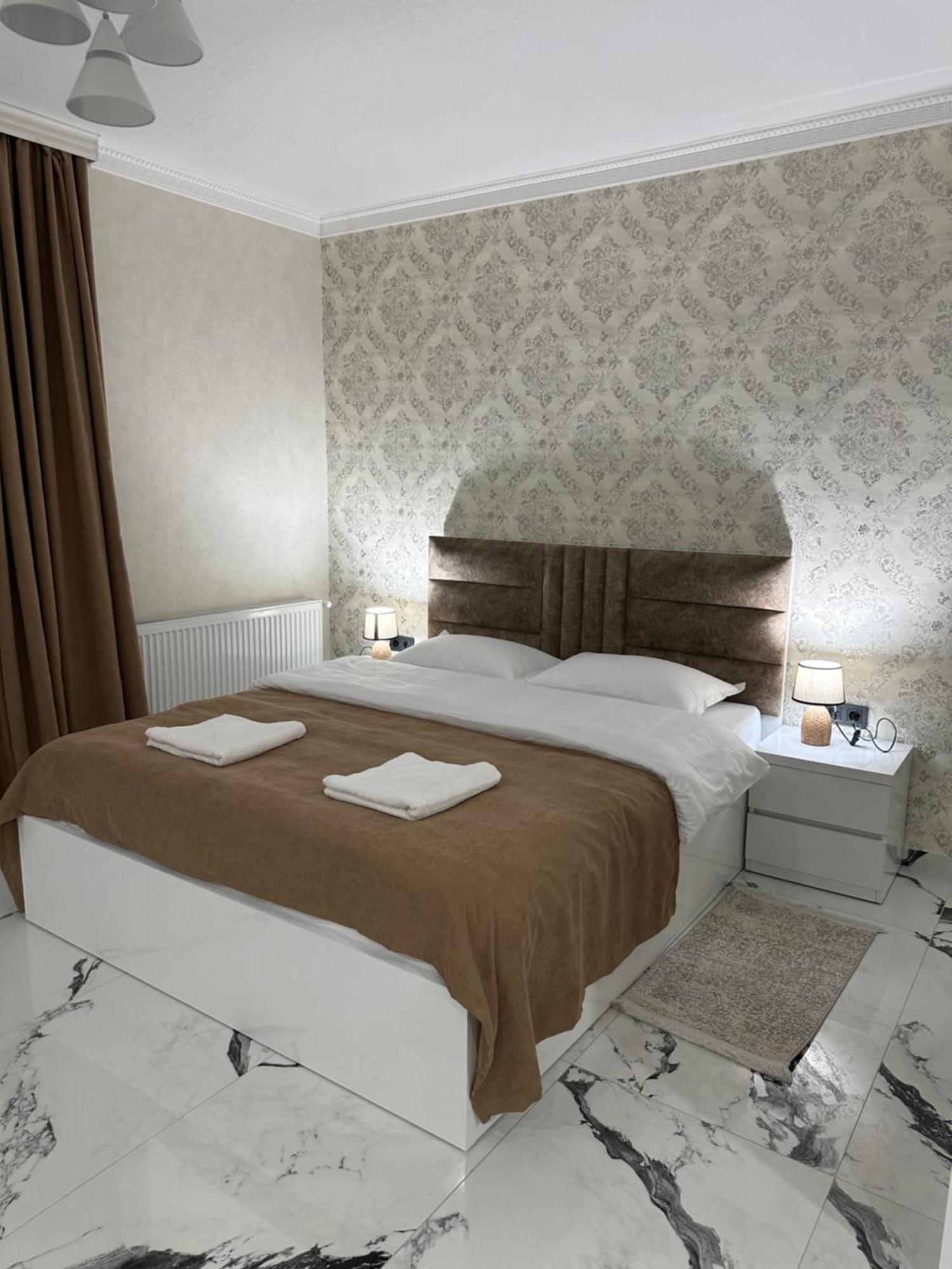 Park Hotel 博尔若米 外观 照片
