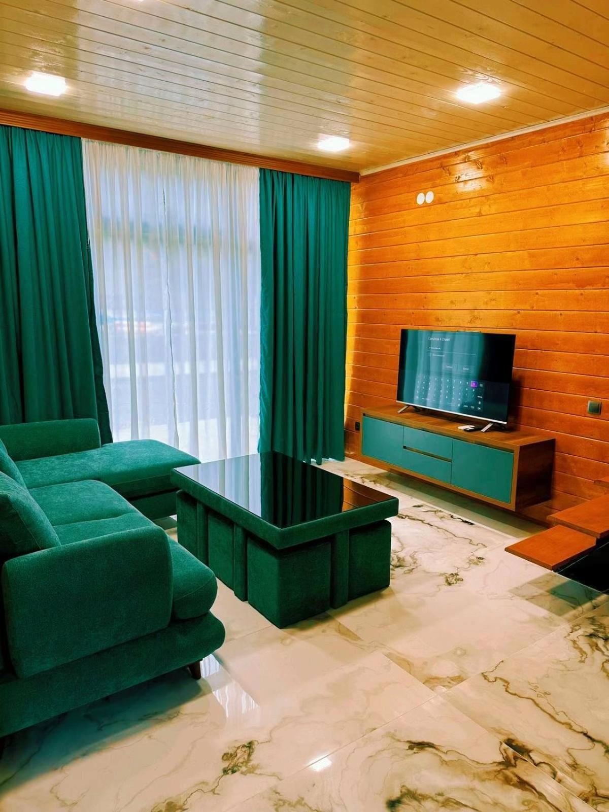 Park Hotel 博尔若米 外观 照片