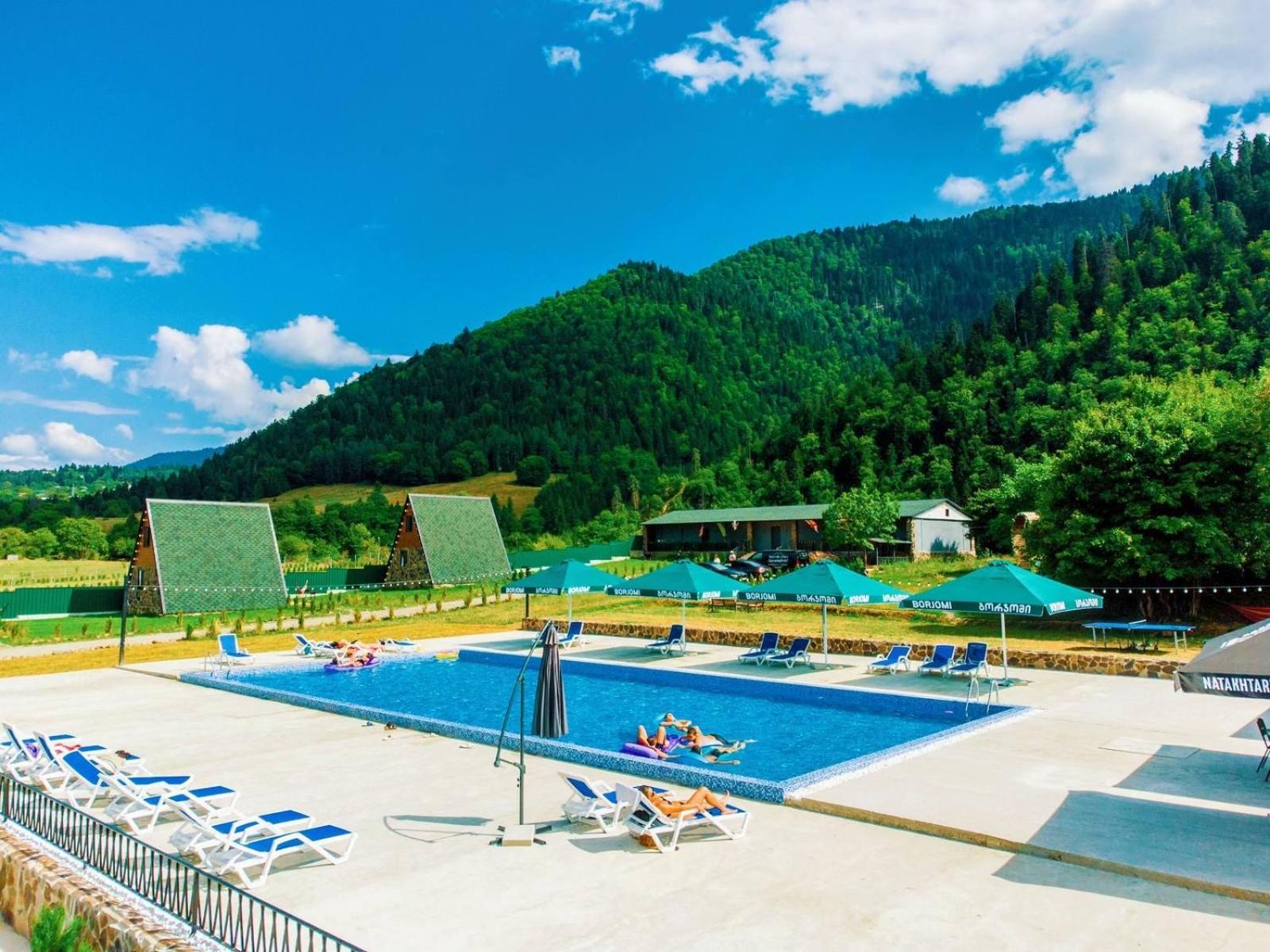 Park Hotel 博尔若米 外观 照片